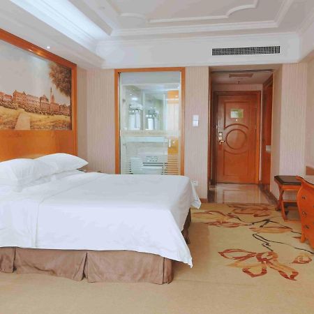 Vienna International Hotel Guigang Hecheng Road Kültér fotó